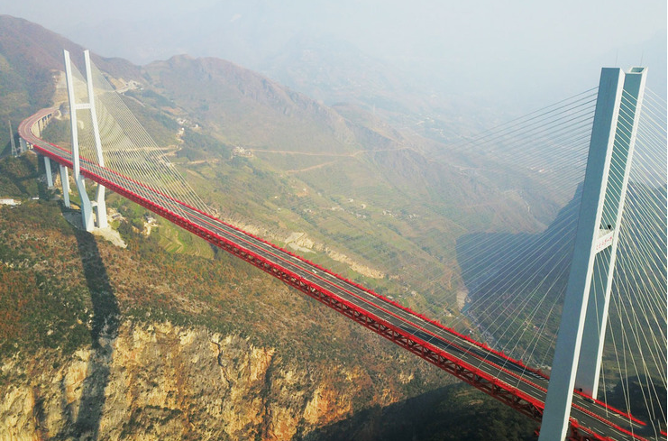 全球最高的大桥在中国高度相当于200层楼