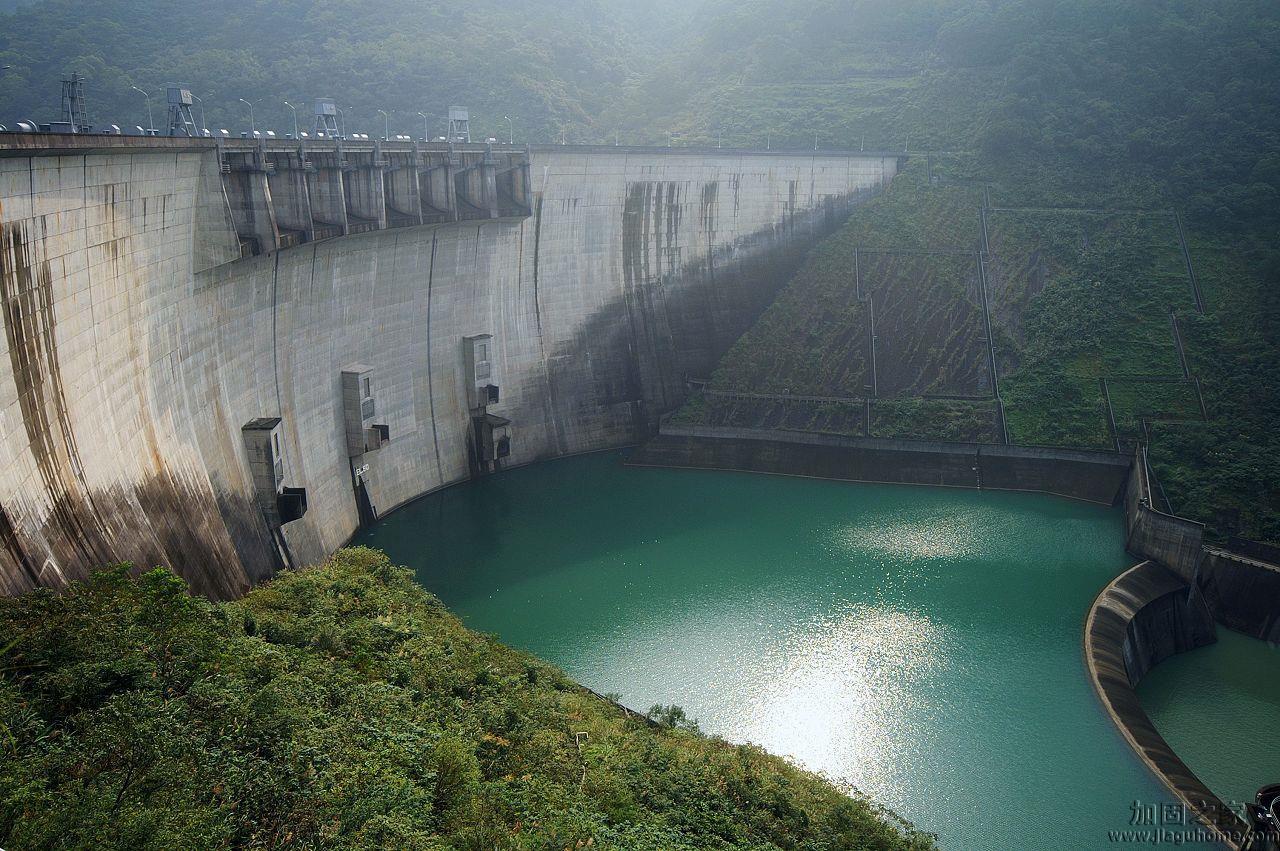 堤坝加固施工图片