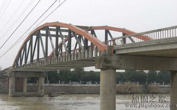 临朐县推行“河长制” 真正落实桥梁加固工程