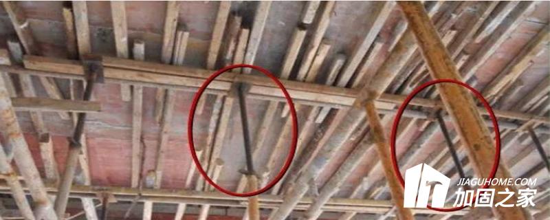 模板工程支撑的上托伸出过长