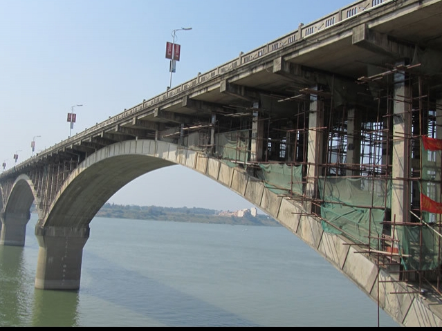南宁邕江大桥粘贴碳布加固工程