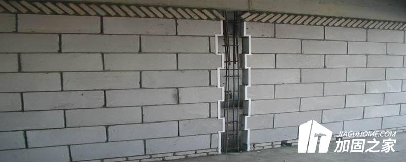 空心砌块墙芯柱加固房屋墙体