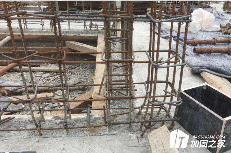钢筋混凝土柱加固房屋时，应符合下列要求