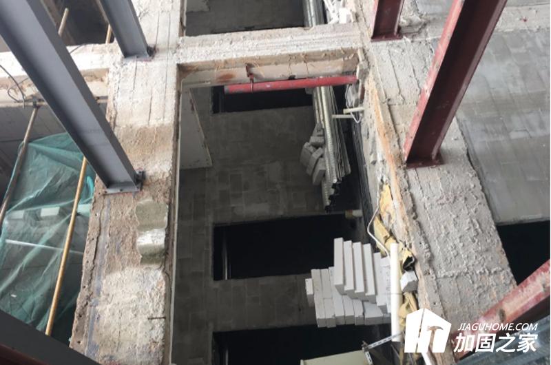 确定加固方案前，应搜集下列资料