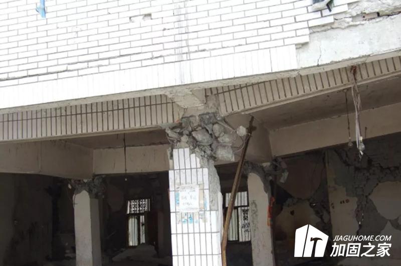 地震中框架柱的弯曲破坏