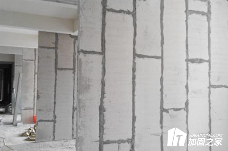 判断墙体建筑材料的颜色变化