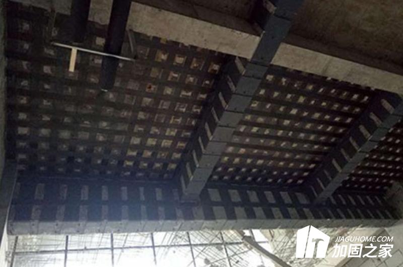 横梁加固选择经济性的工程施工材料
