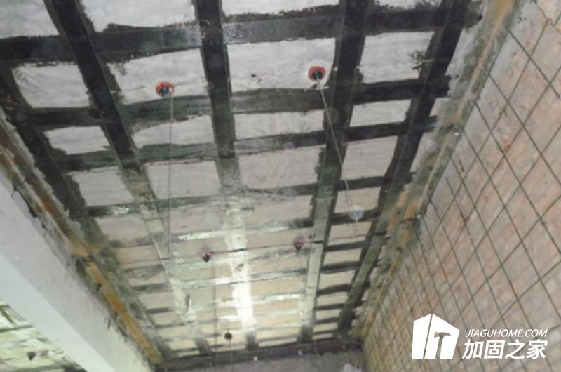 预应力加固提前对建筑物现场有所了解