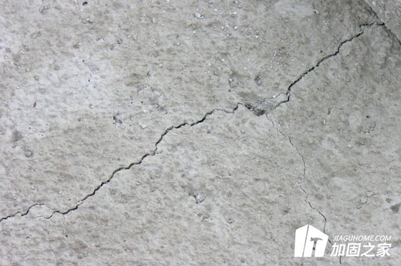 混凝土裂缝是由哪些原因导致的?