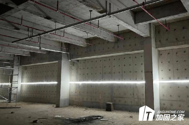 建筑加固运用先进的设备进行施工
