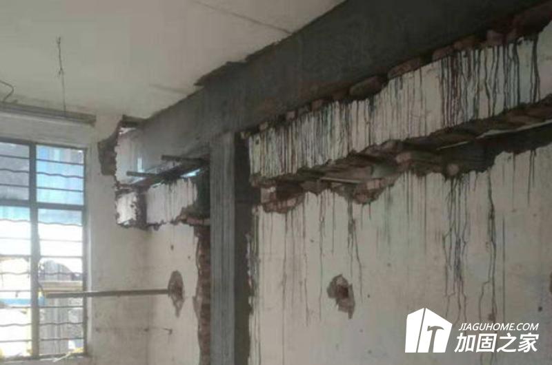 房屋加层加固旧墙体上较大的洞口
