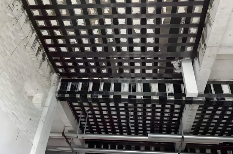 碳纤维加固后的房屋需要等待至少7天的加固层养护时间