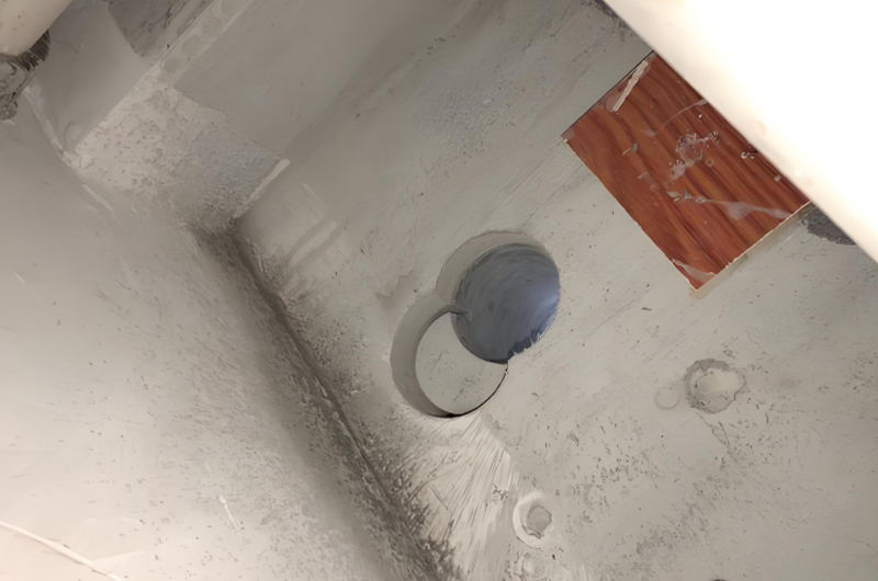 承重梁打孔进行加固