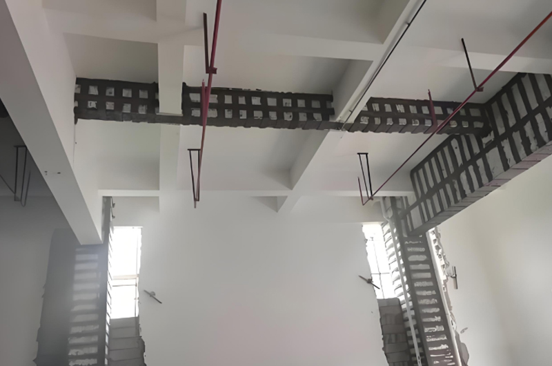 房屋的抗震性不够强进行建筑加固