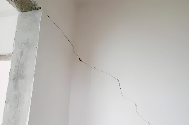 房屋墙体开裂怎么处理?