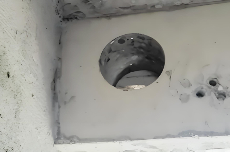 梁上开孔对承重有影响吗?