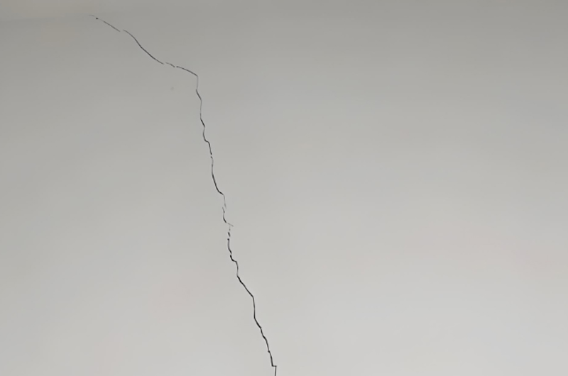 墙体开裂怎么补强?