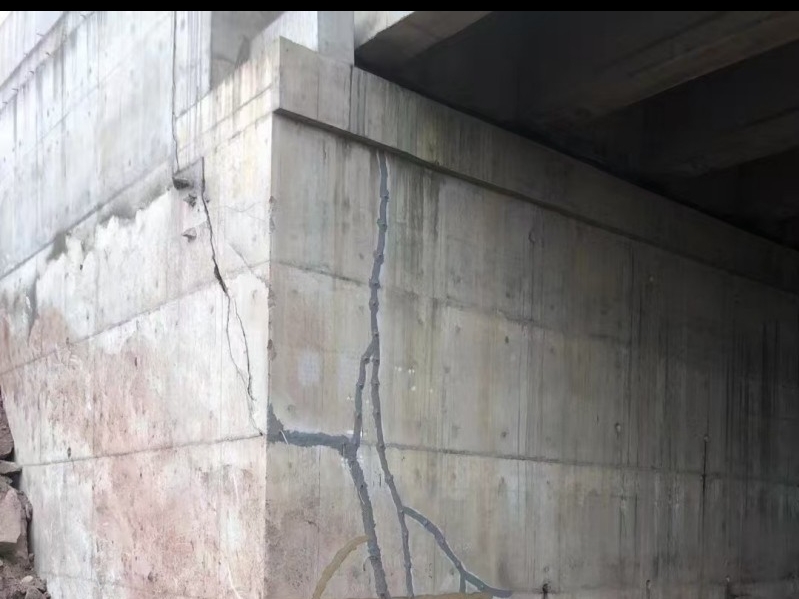 重庆渝长扩能项目长寿北跨线桥加固工程施工案例总结